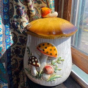 Merry Mushroom Canister *free shipping*